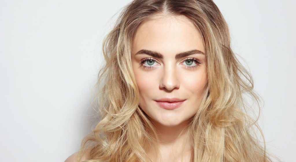 Healthy, full-looking and gorgeous. How to nourish brows effectively?